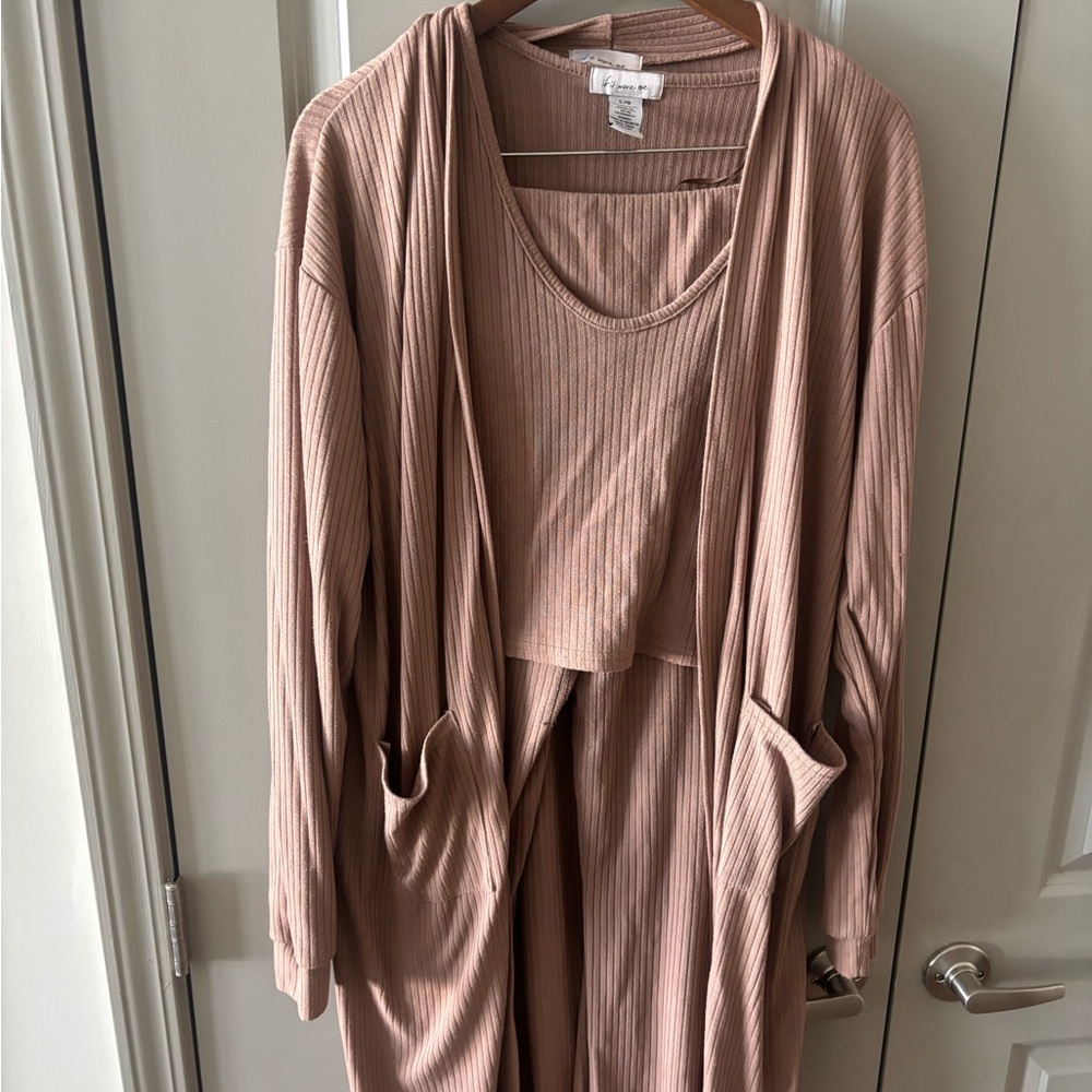 If It Were Me Ribbed Beige Lounge Set 5 for $30 ⭐️